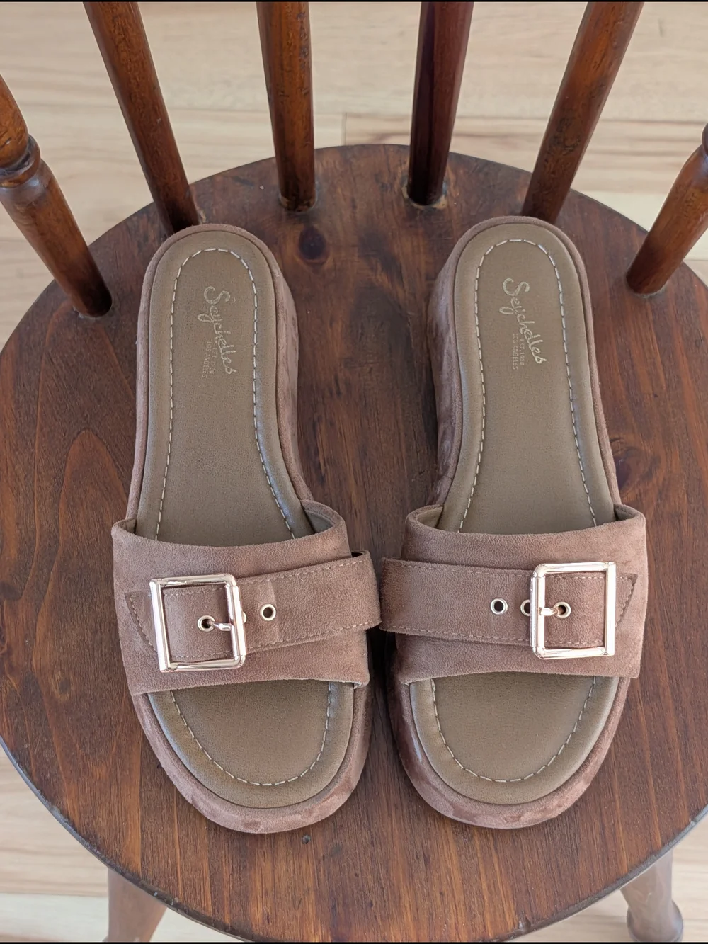 Seychelles brown suede
